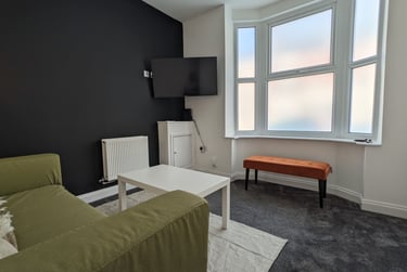 2 bed house, Aske Road, Teeside University, Middlesbrough, TS14DA - Image 2