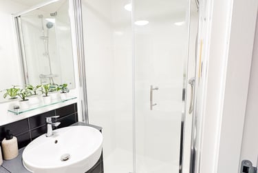 5 bed flat, Kettering Road, City Centre, Northampton, NN14AH - Image 5