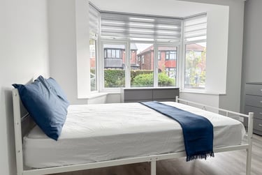 10 bed house, Greengate, Wembley, London, UB60QJ - Image 1