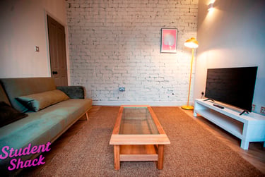 6 bed house, Monton Street, Rusholme, Manchester, M144LT - Image 1