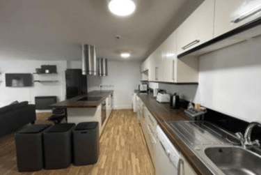 9 bed flat, New Street, City Centre, Lancaster, LA11EG - Image 5