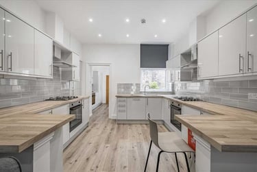 10 bed house, Queens Road, Greenbank, Plymouth, PL47PL - Image 2