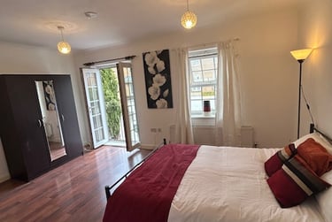 6 bed house, Johnson Court, Southbridge, Northampton, NN48GJ - Image 2