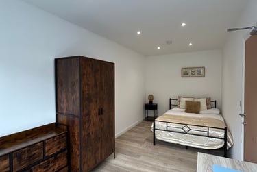 6 bed house, Johnson Court, Southbridge, Northampton, NN48GJ - Image 9