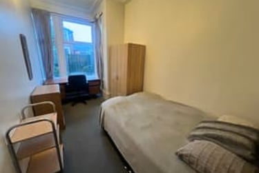 6 bed house, Kirkstall Lane, Headingley, Leeds, LS63EJ - Image 2