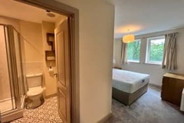 2 bed flat, Cornmill View, West park, Leeds, LS185NG - Image 2