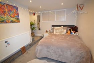 5 bed house, Lucas Place, Woodhouse, Leeds, LS62JB - Image 2