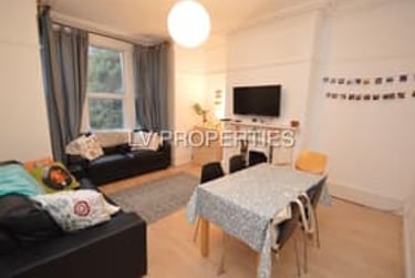 6 bed house, St. Michaels Road, Headingley, Leeds, LS63BG - Image 1