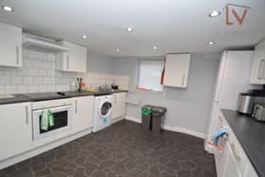 4 bed house, Ashville Terrace, Hyde Park, Leeds, LS61LZ - Image 2