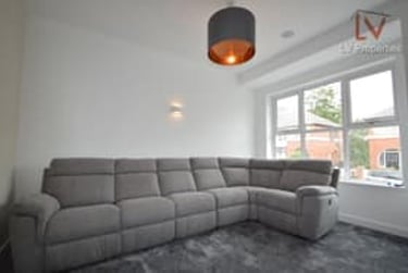 4 bed house, Hartley Avenue, Woodhouse, Leeds, LS62LW - Image 2