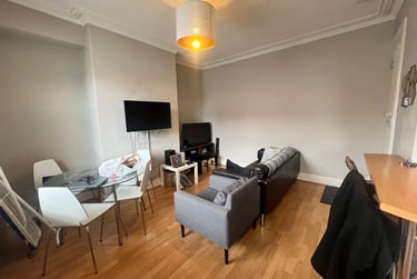 3 bed house, Argie Terrace, Burley, Leeds, LS42JW - Image 1