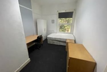 6 bed house, Regent Park Terrace, Hyde Park, Leeds, LS62AX - Image 2