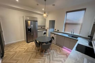 4 bed house, Bentley Lane, Meanwood, Leeds, LS64AJ - Image 1