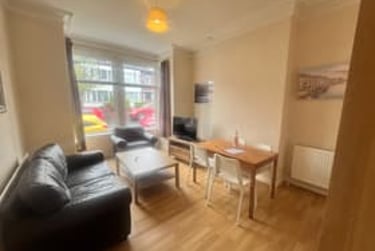 2 bed house, Derwentwater Terrace, Headingley, Leeds, LS63JL - Image 1