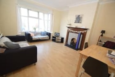 4 bed house, Estcourt Avenue, Headingley, Leeds, LS63ET - Image 1