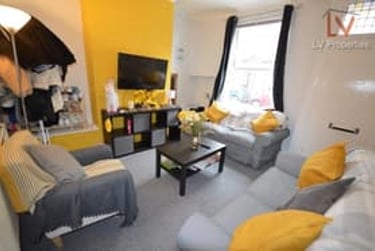 3 bed house, Welton Mount, Hyde Park, Leeds, LS61ET - Image 1