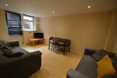 3 bed flat, Winston Gardens, Headingley, Leeds, LS63LA - Image 1