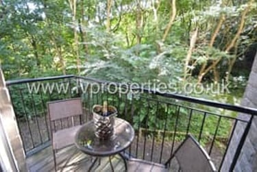 2 bed flat, Cornmill View, West park, Leeds, LS185NG - Image 3