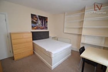 5 bed flat, Cardigan Road, Hyde Park, Leeds, LS61LU - Image 2