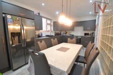 6 bed house, Hartley Avenue, Woodhouse, Leeds, LS62HZ - Image 2