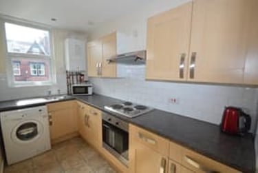 4 bed flat, Estcourt Terrace, Headingley, Leeds, LS63EX - Image 2
