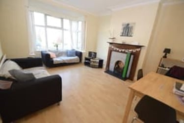 4 bed house, Estcourt Avenue, Headingley, Leeds, LS63ET - Image 2