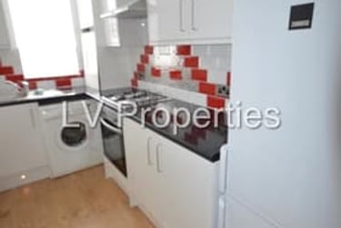 3 bed house, Ash Road, Kirkstall, Leeds, LS63HD - Image 2