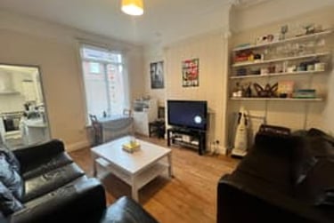 7 bed house, Manor Drive, Hyde Park, Leeds, LS61DE - Image 11