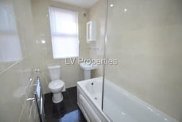 3 bed house, Ash Road, Kirkstall, Leeds, LS63HD - Image 11