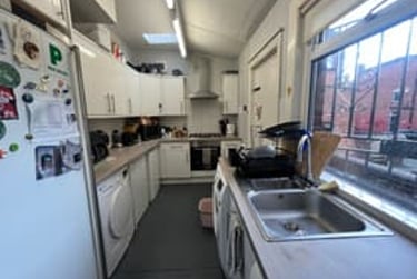 7 bed house, Manor Drive, Hyde Park, Leeds, LS61DE - Image 12