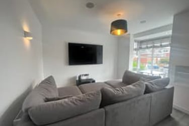 4 bed house, Burchett Terrace, Woodhouse, Leeds, LS62LR - Image 1