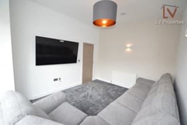 4 bed house, Hartley Avenue, Woodhouse, Leeds, LS62LW - Image 4