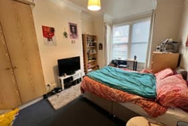 7 bed house, Manor Drive, Hyde Park, Leeds, LS61DE - Image 4