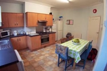 4 bed house, Burchett Grove, Woodhouse, Leeds, LS62JA - Image 3