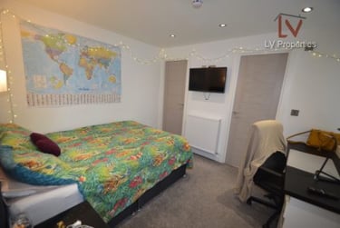 2 bed house, Hartley Avenue, Woodhouse, Leeds, LS62LP - Image 4