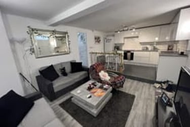 2 bed house, Hartley Avenue, Woodhouse, Leeds, LS62LW - Image 3