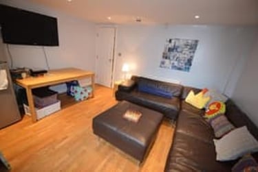 5 bed house, Burchett Terrace, Woodhouse, Leeds, LS62LR - Image 3