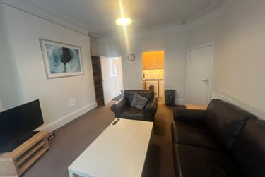 2 bed house, Church Wood Avenue, Headingley, Leeds, LS165LF - Image 4