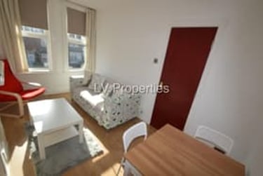 3 bed house, Ash Road, Kirkstall, Leeds, LS63HD - Image 4