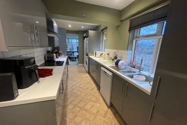 5 bed house, Dennistead Crescent, Headingley, Leeds, LS63PU - Image 1