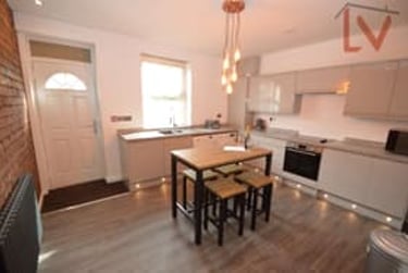 4 bed house, Hartley Avenue, Woodhouse, Leeds, LS62LW - Image 5