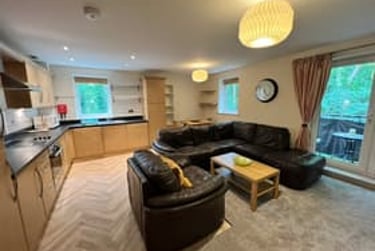 2 bed flat, Cornmill View, West park, Leeds, LS185NG - Image 1