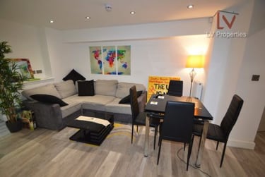 2 bed house, Hartley Avenue, Woodhouse, Leeds, LS62LP - Image 1