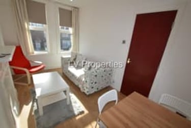 3 bed house, Ash Road, Kirkstall, Leeds, LS63HD - Image 6