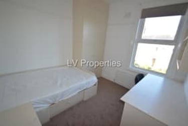 3 bed house, Ash Road, Kirkstall, Leeds, LS63HD - Image 7