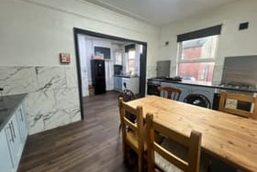 7 bed house, Headingley Avenue, Headingley, Leeds, LS63ER - Image 8