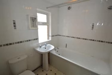 4 bed flat, Estcourt Terrace, Headingley, Leeds, LS63EX - Image 9