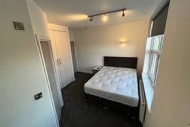 4 bed house, Burchett Terrace, Woodhouse, Leeds, LS62LR - Image 10