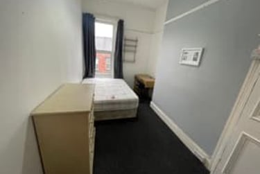 6 bed house, Regent Park Terrace, Hyde Park, Leeds, LS62AX - Image 9