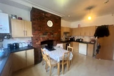 5 bed house, Estcourt Avenue, Headingley, Leeds, LS63ET - Image 1